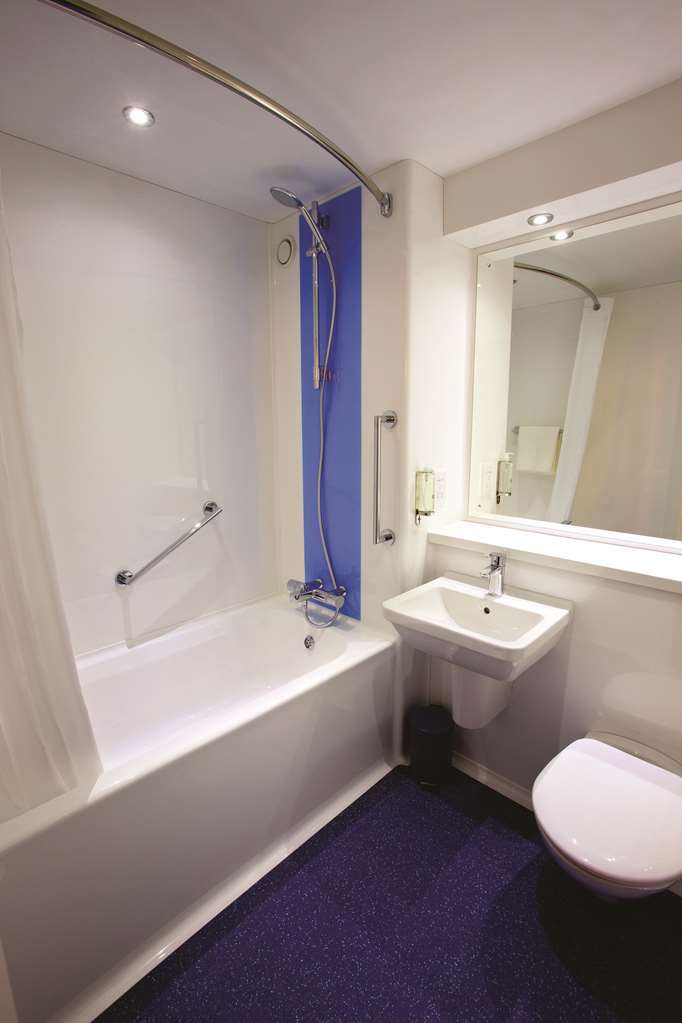 Travelodge London Kingston Upon Thames Kingston upon Thames  Zimmer foto